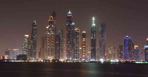 汽车汽配城灯_汽车汽油可以混加吗