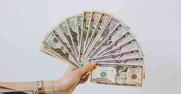 汽车汽油味特别大还特别费油