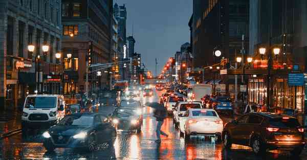 汽车汽油味特别大还特别费油